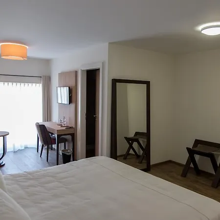 Le Relais De Bogis *