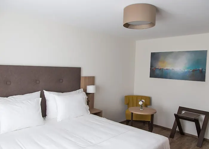 Le Relais De Bogis Hotel *