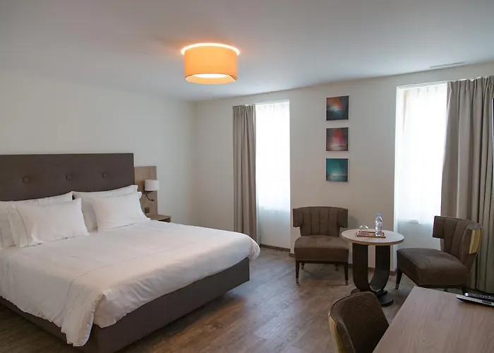 Le Relais De Bogis Hotel *