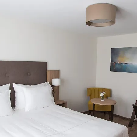 Le Relais De Bogis Hotel *