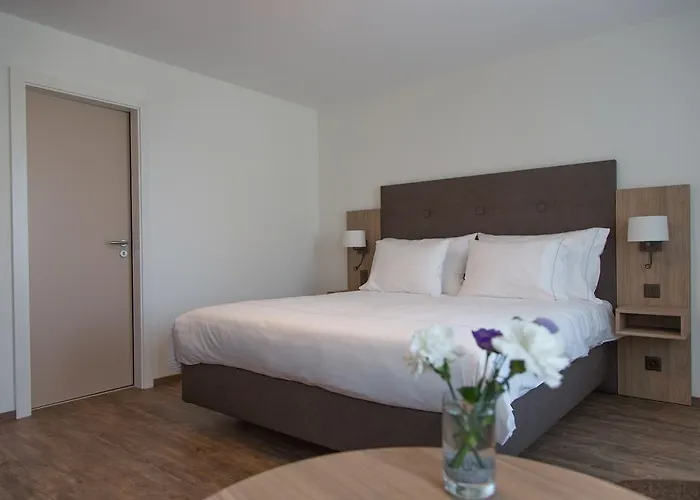 Le Relais De Bogis Otel