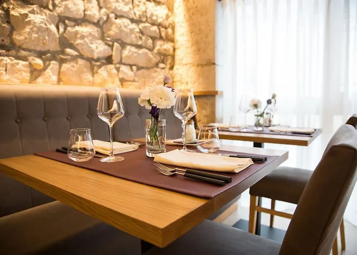 Le Relais De Bogis Hotel *